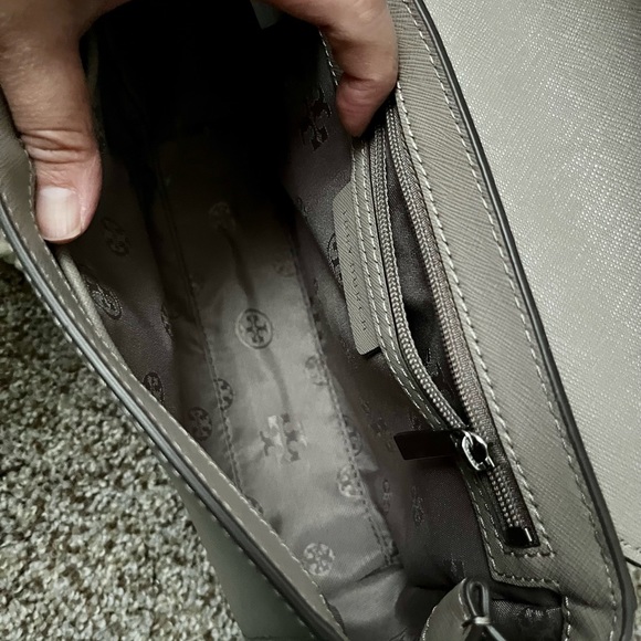 ❌SOLD❌Tory Burch Emerson Handbag/ Crossbody Bag - Picture 8 of 11